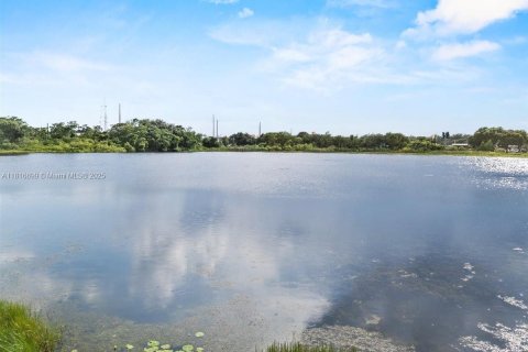 Casa en venta en Orlando, Florida, 4 dormitorios № 1770566 - foto 30