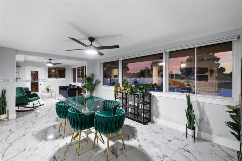 Casa en venta en Orlando, Florida, 4 dormitorios № 1770566 - foto 6