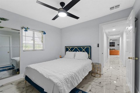 Casa en venta en Orlando, Florida, 4 dormitorios № 1770566 - foto 16