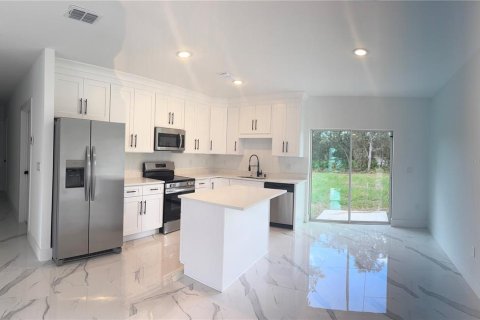 Casa en venta en Dunnellon, Florida, 3 dormitorios, 174.28 m2 № 1870643 - foto 2