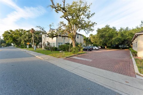 Commercial property in Kissimmee, Florida 9 bedrooms, 435.25 sq.m. № 2099102 - photo 8