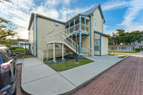 Commercial property in Kissimmee, Florida 9 bedrooms, 435.25 sq.m. № 2099102 - photo 12