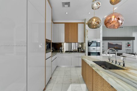 Condominio en venta en Miami, Florida, 4 dormitorios, 300.35 m2 № 1669471 - foto 7