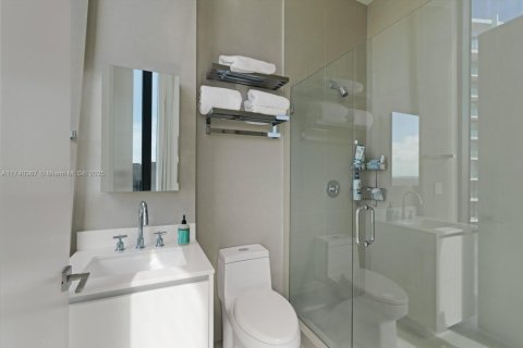 Condominio en venta en Miami, Florida, 4 dormitorios, 300.35 m2 № 1669471 - foto 22