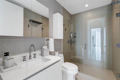 Condominio en venta en Miami, Florida, 4 dormitorios, 300.35 m2 № 1669471 - foto 24