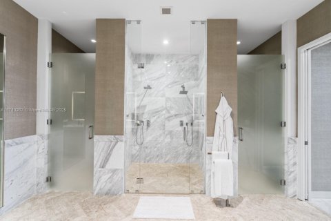 Condominio en venta en Miami, Florida, 4 dormitorios, 300.35 m2 № 1669471 - foto 14