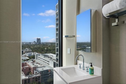 Condominio en venta en Miami, Florida, 4 dormitorios, 300.35 m2 № 1669471 - foto 23