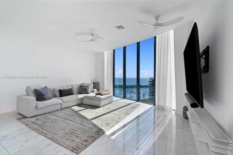 Condominio en venta en Miami, Florida, 4 dormitorios, 300.35 m2 № 1669471 - foto 16