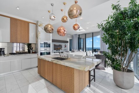Condominio en venta en Miami, Florida, 4 dormitorios, 300.35 m2 № 1669471 - foto 5