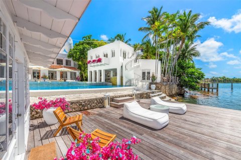 Villa ou maison à louer à Miami Beach, Floride: 7 chambres, 753.44 m2 № 2153505 - photo 2