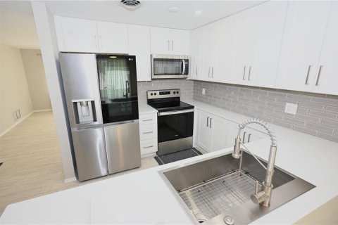 Villa ou maison à vendre à Englewood, Floride: 3 chambres, 138.24 m2 № 2287116 - photo 11