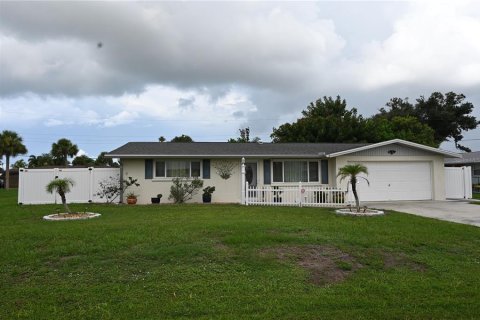 House in Englewood, Florida 3 bedrooms, 138.24 sq.m. № 2287116