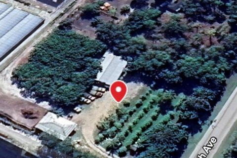 Купить коммерческую недвижимость в Хомстед, Флорида № 1973146 - фото 1