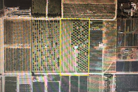 Купить коммерческую недвижимость в Хомстед, Флорида № 1973146 - фото 2