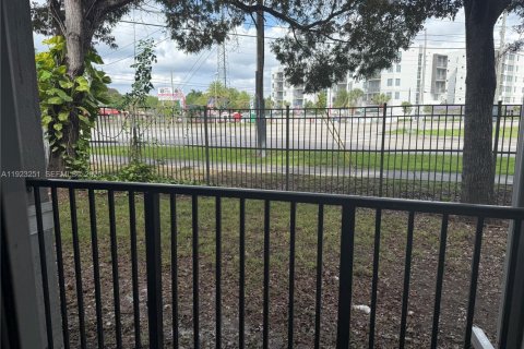 Condominio en venta en Homestead, Florida, 3 dormitorios, 104.61 m2 № 1982650 - foto 1