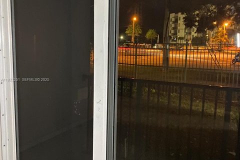 Condominio en venta en Homestead, Florida, 3 dormitorios, 104.61 m2 № 1982650 - foto 2