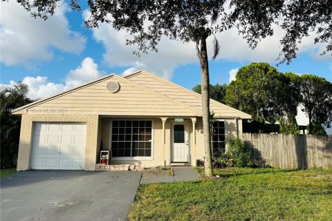 Casa en venta en Pembroke Pines, Florida, 3 dormitorios, 102.47 m2 № 1423017 - foto 1