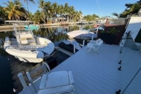 Villa ou maison à vendre à North Miami, Floride: 2 chambres, 134.15 m2 № 1999271 - photo 6