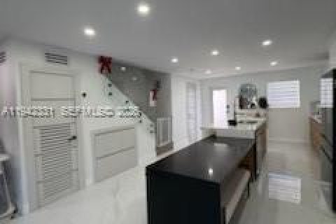 Villa ou maison à vendre à North Miami, Floride: 2 chambres, 134.15 m2 № 1999271 - photo 8