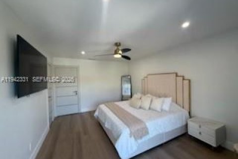 Villa ou maison à vendre à North Miami, Floride: 2 chambres, 134.15 m2 № 1999271 - photo 24