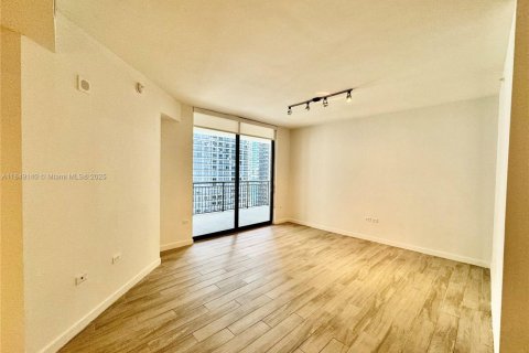 Condominio en venta en Miami, Florida, 1 dormitorio, 70.61 m2 № 1850648 - foto 3