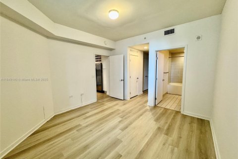Condominio en venta en Miami, Florida, 1 dormitorio, 70.61 m2 № 1850648 - foto 15