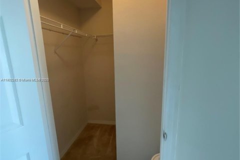 Condo in Pembroke Pines, Florida, 2 bedrooms № 1955579 - photo 7