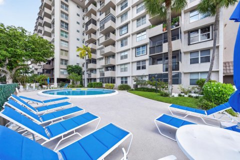 Condominio en venta en Pompano Beach, Florida, 2 dormitorios, 96.15 m2 № 2177474 - foto 22