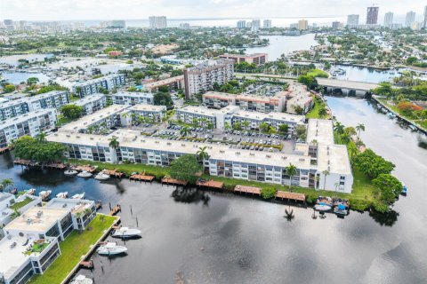 Condominio en venta en Pompano Beach, Florida, 2 dormitorios, 96.15 m2 № 2177474 - foto 29