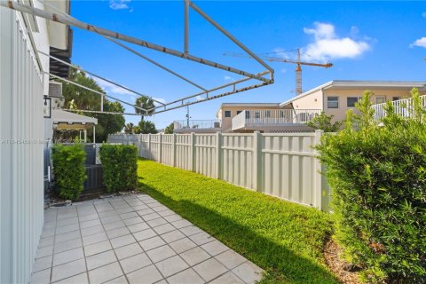 Townhouse in Hillsboro Beach, Florida 3 bedrooms, 150.32 sq.m. № 1842446 - photo 30