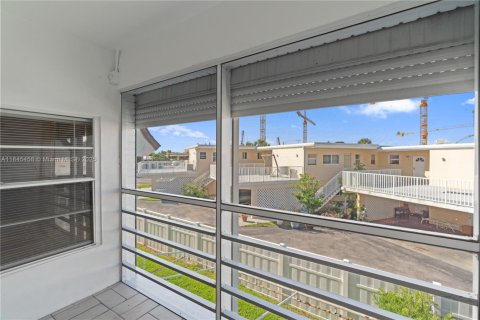 Townhouse in Hillsboro Beach, Florida 3 bedrooms, 150.32 sq.m. № 1842446 - photo 27