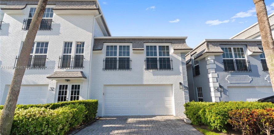 Townhouse in Hillsboro Beach, Florida 3 bedrooms, 150.32 sq.m. № 1842446
