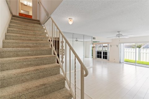Townhouse in Hillsboro Beach, Florida 3 bedrooms, 150.32 sq.m. № 1842446 - photo 16