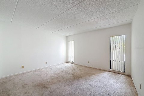 Condo in Palm Harbor, Florida, 2 bedrooms  № 1793508 - photo 13