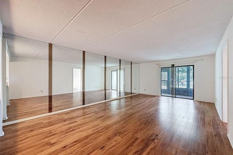 Condo in Palm Harbor, Florida, 2 bedrooms  № 1793508 - photo 10