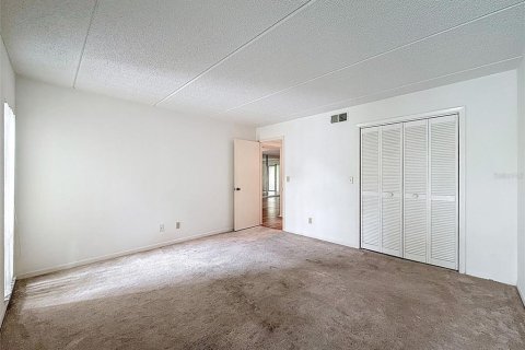 Condo in Palm Harbor, Florida, 2 bedrooms  № 1793508 - photo 15
