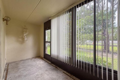 Condo in Palm Harbor, Florida, 2 bedrooms  № 1793508 - photo 22