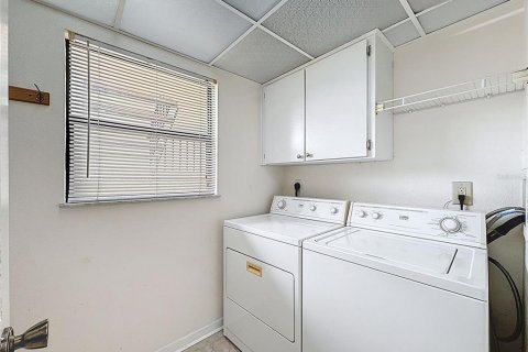 Condo in Palm Harbor, Florida, 2 bedrooms  № 1793508 - photo 21