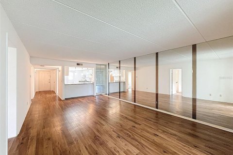 Condo in Palm Harbor, Florida, 2 bedrooms  № 1793508 - photo 8