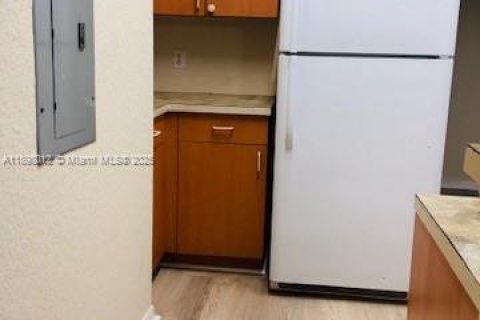 Copropriété à louer à North Lauderdale, Floride: 2 chambres, 101.08 m2 № 1949832 - photo 1