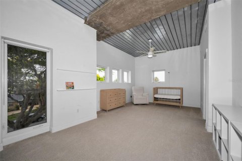 House in Treasure Island, Florida 3 bedrooms, 306.39 sq.m. № 2142384 - photo 30