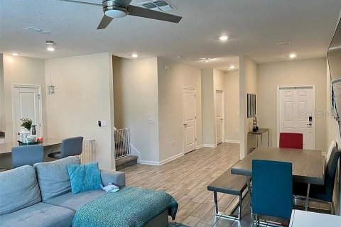 Touwnhouse à louer à Orlando, Floride: 4 chambres, 184.97 m2 № 2399346 - photo 2