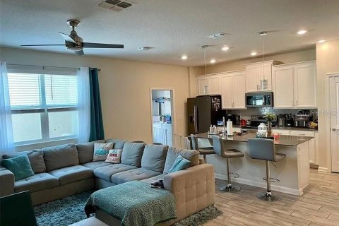Touwnhouse à louer à Orlando, Floride: 4 chambres, 184.97 m2 № 2399346 - photo 3
