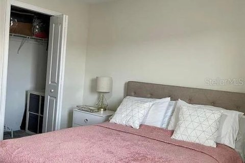 Touwnhouse à louer à Orlando, Floride: 4 chambres, 184.97 m2 № 2399346 - photo 11