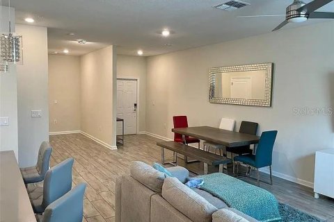 Touwnhouse à louer à Orlando, Floride: 4 chambres, 184.97 m2 № 2399346 - photo 4