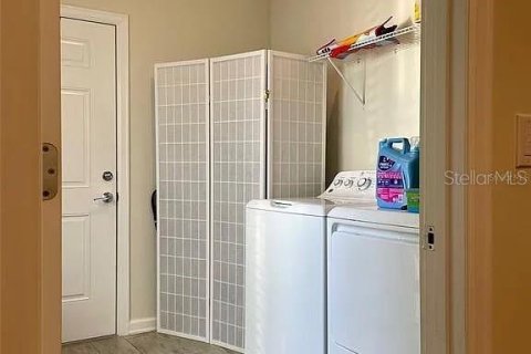 Touwnhouse à louer à Orlando, Floride: 4 chambres, 184.97 m2 № 2399346 - photo 15