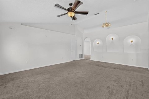 Villa ou maison à vendre à Palm Coast, Floride: 4 chambres, 194.72 m2 № 2342229 - photo 11