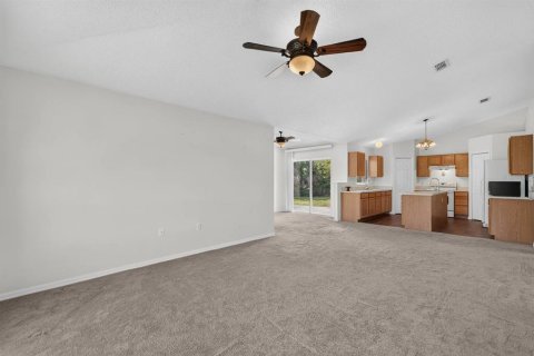 Villa ou maison à vendre à Palm Coast, Floride: 4 chambres, 194.72 m2 № 2342229 - photo 14