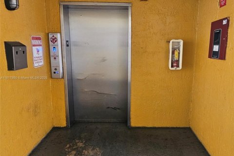 Купить кондоминиум в Майами, Флорида 3 спальни, 117.06м2, № 2023142 - фото 23