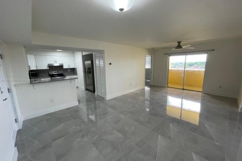 Кондоминиум с 3 спальнями в Майами, Флорида № 2023142